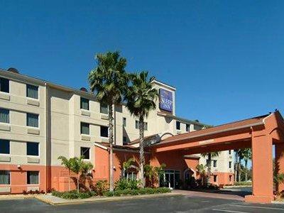 Sleep Near Busch Gardens - Usf Estalagem Temple Terrace