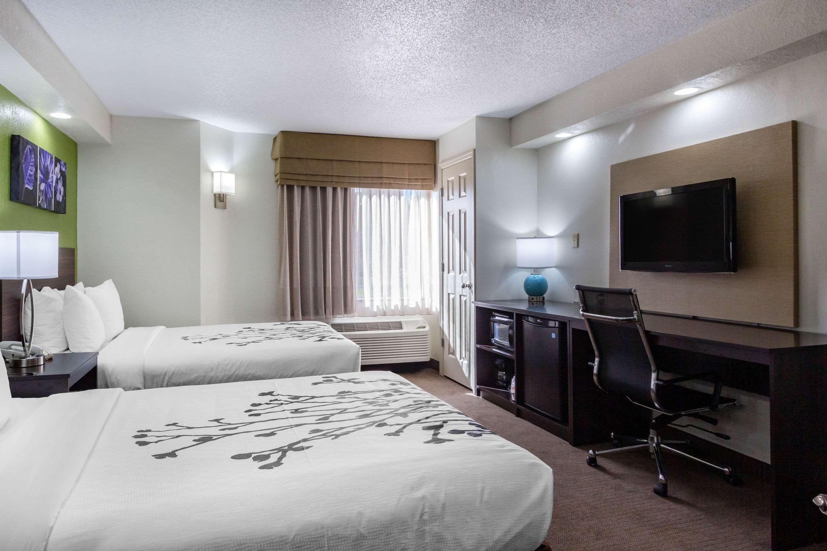 Sleep Near Busch Gardens - Usf Inn 2*