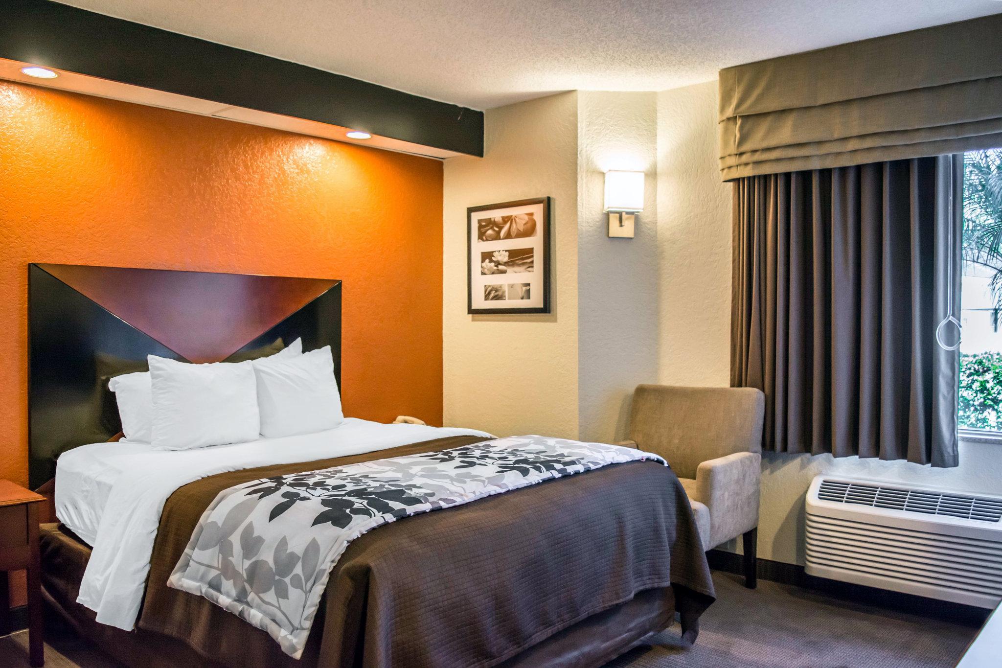 Sleep Near Busch Gardens - Usf Inn 2*