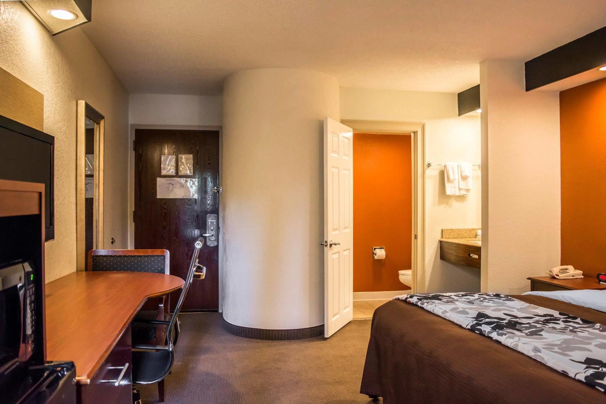 Sleep Near Busch Gardens - Usf Inn Temple Terrace